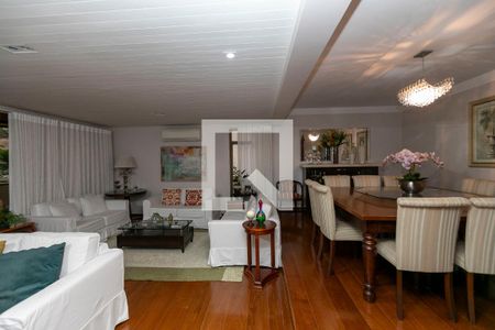 SALA TRÊS AMBIENTES de apartamento à venda com 4 quartos, 252m² em Cambuí, Campinas
