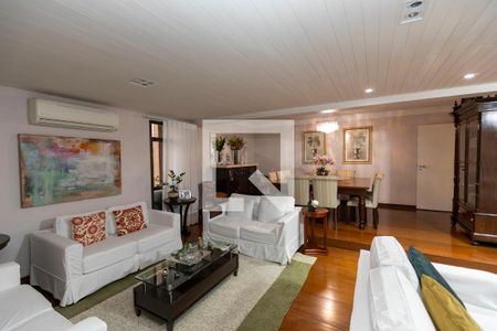 SALA TRÊS AMBIENTES de apartamento à venda com 4 quartos, 252m² em Cambuí, Campinas