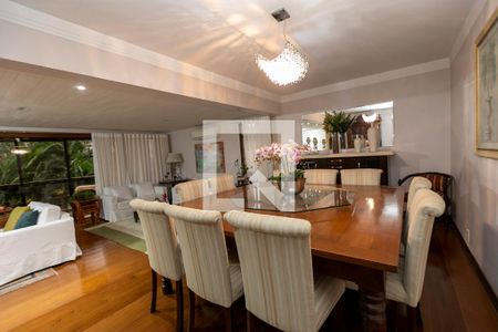 SALA TRÊS AMBIENTES de apartamento à venda com 4 quartos, 252m² em Cambuí, Campinas