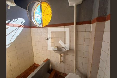 Banheiro suíte varanda de casa para alugar com 4 quartos, 200m² em Valparaíso, Petrópolis