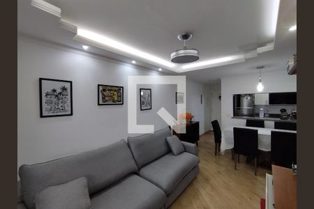Sala  de apartamento à venda com 3 quartos, 69m² em Vila Gumercindo, São Paulo