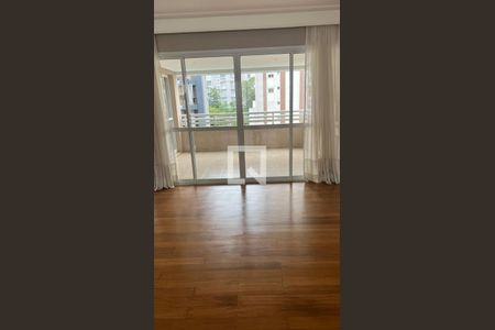 Foto 01 de apartamento para alugar com 3 quartos, 239m² em Vila Suzana, São Paulo