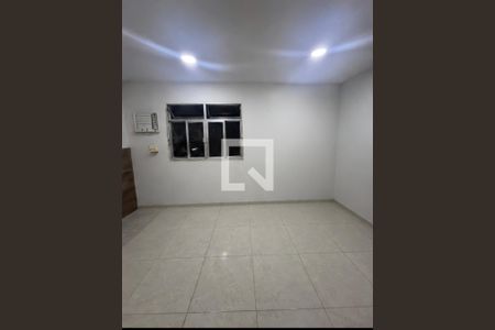 Quarto de casa para alugar com 3 quartos, 70m² em Centro, Nilópolis
