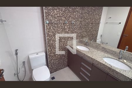 Banheiro suite 1 de apartamento para alugar com 4 quartos, 150m² em Setor Bueno, Goiânia