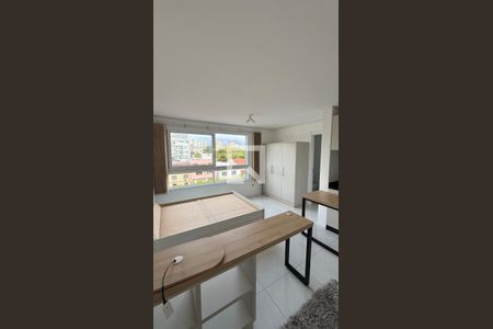 Sala/Quarto de kitnet/studio à venda com 1 quarto, 29m² em Cristo Redentor, Porto Alegre