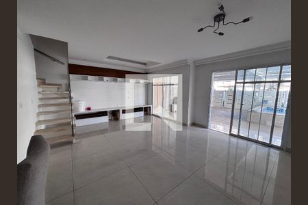Sala de casa de condomínio à venda com 3 quartos, 213m² em Recreio dos Bandeirantes, Rio de Janeiro