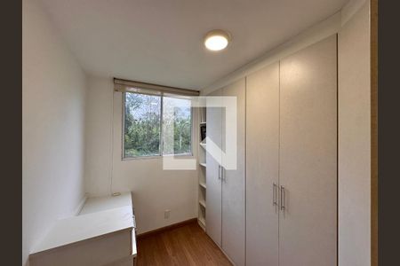 Quarto 2 de apartamento para alugar com 2 quartos, 47m² em Vargem Pequena, Rio de Janeiro