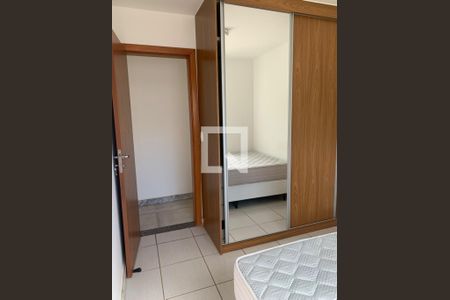 Quarto de apartamento para alugar com 2 quartos, 54m² em Buritis, Belo Horizonte