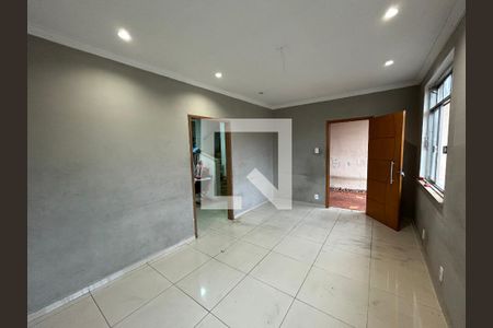 Sala de casa para alugar com 3 quartos, 145m² em Cascadura, Rio de Janeiro