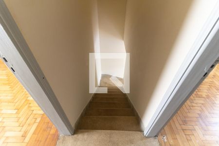 Escada de casa para alugar com 2 quartos, 110m² em Ipiranga, São Paulo