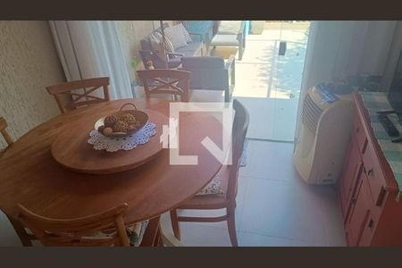 Casa à venda com 3 quartos, 220m² em Campo Grande, São Paulo