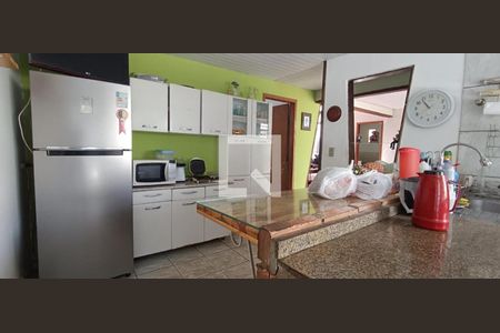 Casa à venda com 3 quartos, 160m² em Santa Terezinha, Belo Horizonte