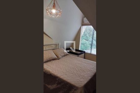Casa à venda com 4 quartos, 203m² em Água Verde, Curitiba