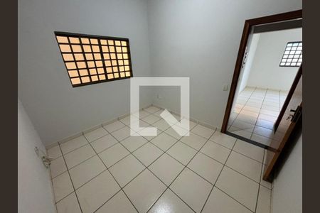 Quarto de casa para alugar com 2 quartos, 100m² em Bom Jesus, Uberlândia