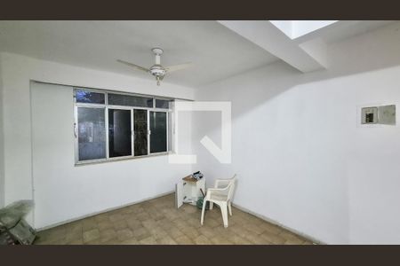 Sala de casa para alugar com 3 quartos, 75m² em Olaria, Rio de Janeiro