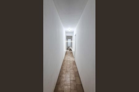 Corredor de casa para alugar com 3 quartos, 75m² em Olaria, Rio de Janeiro