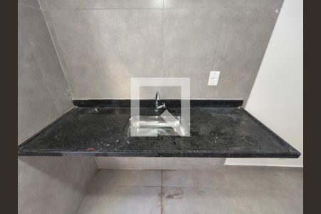 Cozinha de casa de condomínio à venda com 2 quartos, 60m² em Jacarepaguá, Rio de Janeiro