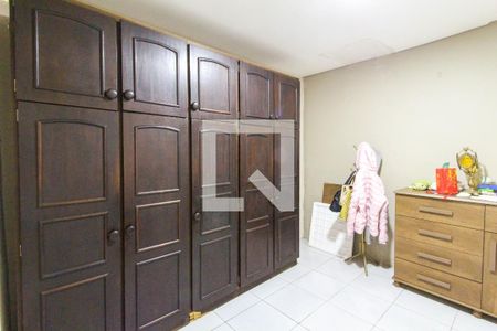 Quarto 2 de casa à venda com 3 quartos, 220m² em Guajuviras, Canoas