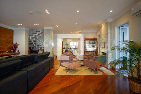 Casa à venda com 3 quartos, 420m² em Chácara Monte Alegre, São Paulo