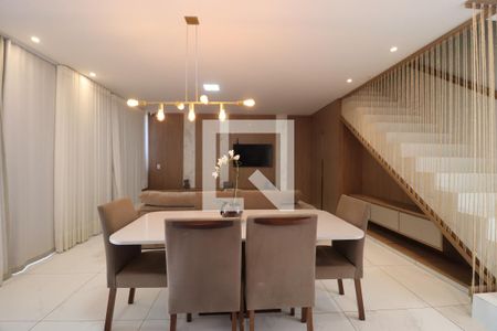Sala de casa para alugar com 3 quartos, 230m² em Presidente Roosevelt, Uberlândia