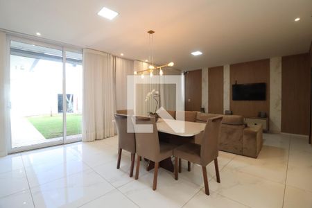 Sala de casa para alugar com 3 quartos, 230m² em Presidente Roosevelt, Uberlândia