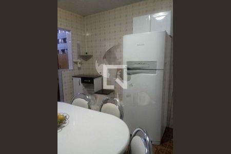 Casa à venda com 7 quartos, 200m² em Vila Mira, São Paulo