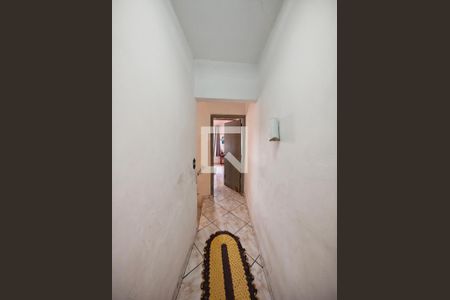 Corredor  de casa à venda com 3 quartos, 130m² em Parque Casa de Pedra, São Paulo