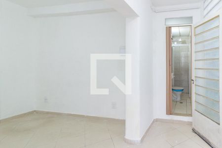 Sala de casa para alugar com 2 quartos, 70m² em Vila Mangalot, São Paulo
