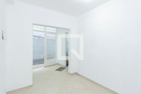 Sala de casa para alugar com 2 quartos, 70m² em Vila Mangalot, São Paulo