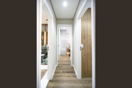 Corredor dos quartos de apartamento para alugar com 2 quartos, 67m² em Vila Zilda, São Paulo