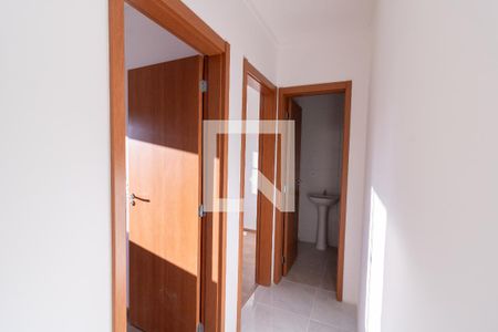 Corredor de apartamento para alugar com 2 quartos, 56m² em Guarujá, Porto Alegre