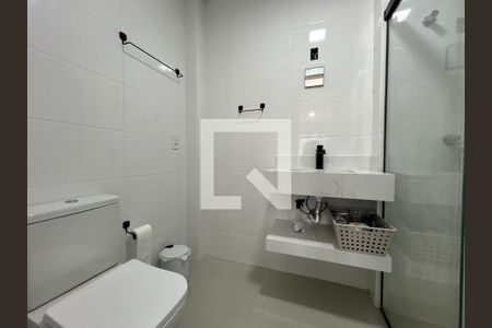 Banheiro  de apartamento para alugar com 1 quarto, 56m² em João Paulo, Florianópolis