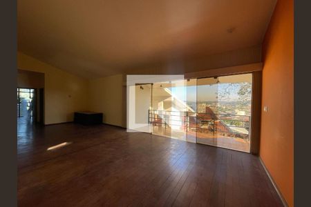 Sala de casa para alugar com 4 quartos, 600m² em Ouro Branco, Novo Hamburgo