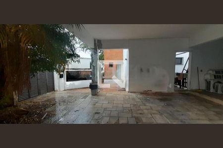 Casa à venda com 4 quartos, 355m² em Chácara Monte Alegre, São Paulo