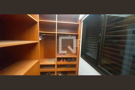 Casa à venda com 4 quartos, 355m² em Chácara Monte Alegre, São Paulo