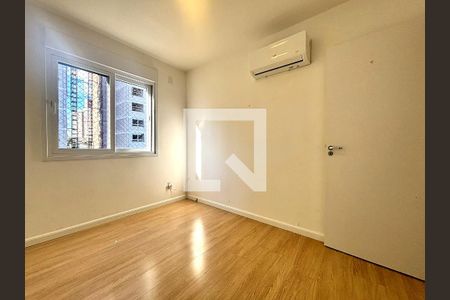 Quarto  de apartamento para alugar com 2 quartos, 66m² em Rio Branco, Porto Alegre
