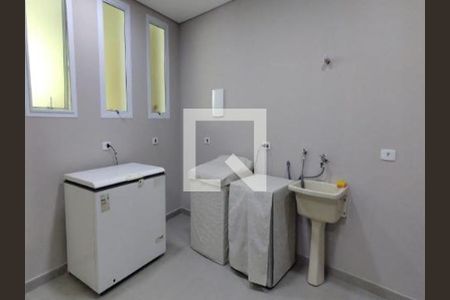 AREA INTERNA de casa à venda com 4 quartos, 350m² em Vila Osasco, Osasco