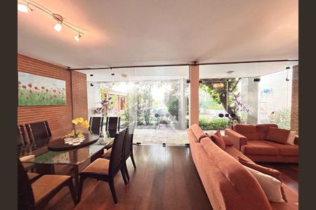 Casa à venda com 4 quartos, 450m² em Jardim Marajoara, São Paulo