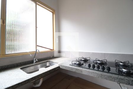 Cozinha de casa para alugar com 3 quartos, 80m² em Aclimação, Uberlândia