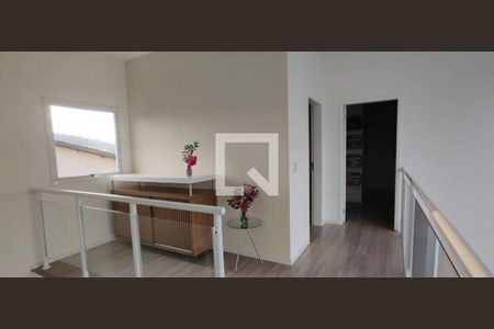 Casa de Condomínio à venda com 3 quartos, 231m² em Suru, Barueri