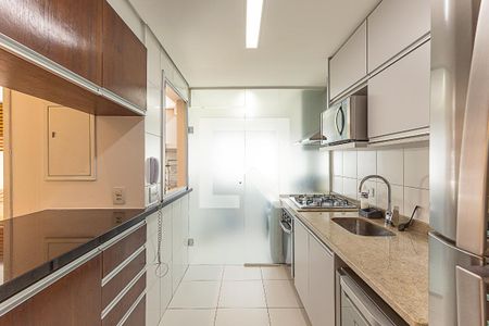 Cozinha de apartamento para alugar com 2 quartos, 64m² em Indianópolis, São Paulo