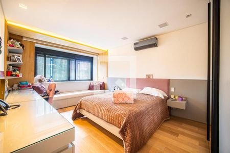 Casa à venda com 7 quartos, 854m² em Jardim Paulista, São Paulo
