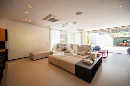 Casa à venda com 7 quartos, 854m² em Jardim Paulista, São Paulo