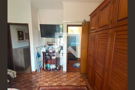 Casa à venda com 6 quartos, 300m² em Vila Ipojuca, São Paulo