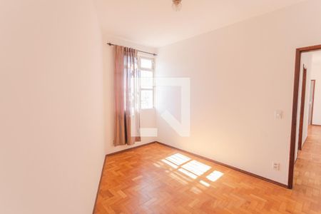 Quarto 1 de apartamento para alugar com 2 quartos, 60m² em Sagrada Família, Belo Horizonte