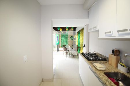 Cozinha de casa de condomínio à venda com 2 quartos, 102m² em Humaitá, Porto Alegre