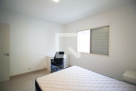 Quarto 2 de apartamento para alugar com 2 quartos, 60m² em Itaim Bibi, São Paulo