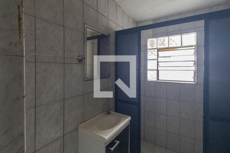 Banheiro de casa para alugar com 3 quartos, 100m² em Parque Edu Chaves, São Paulo