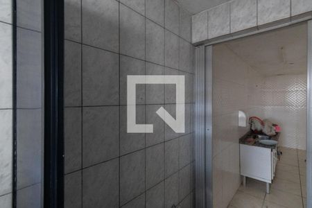 Banheiro de casa para alugar com 3 quartos, 100m² em Parque Edu Chaves, São Paulo