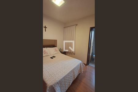 Suíte  de apartamento à venda com 3 quartos, 80m² em Sagrada Família, Belo Horizonte